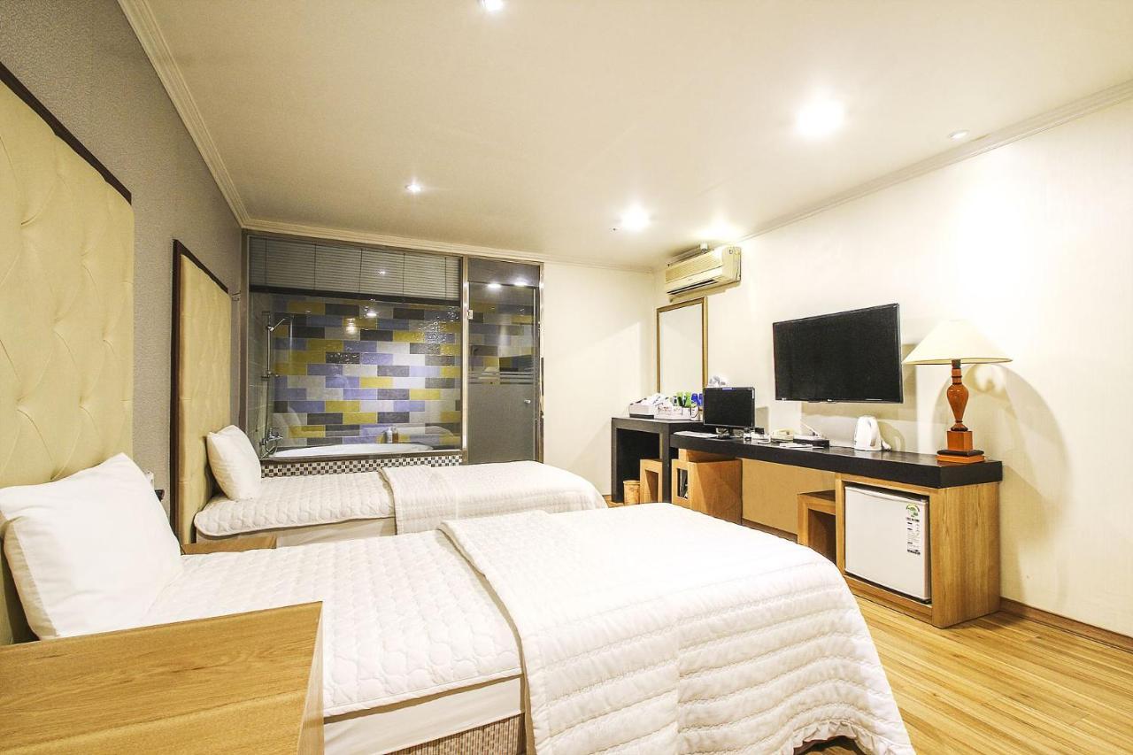 Central Hotel Changwon Exterior photo