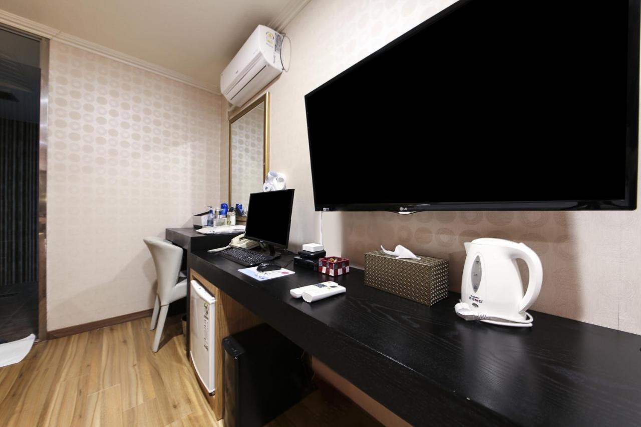 Central Hotel Changwon Exterior photo