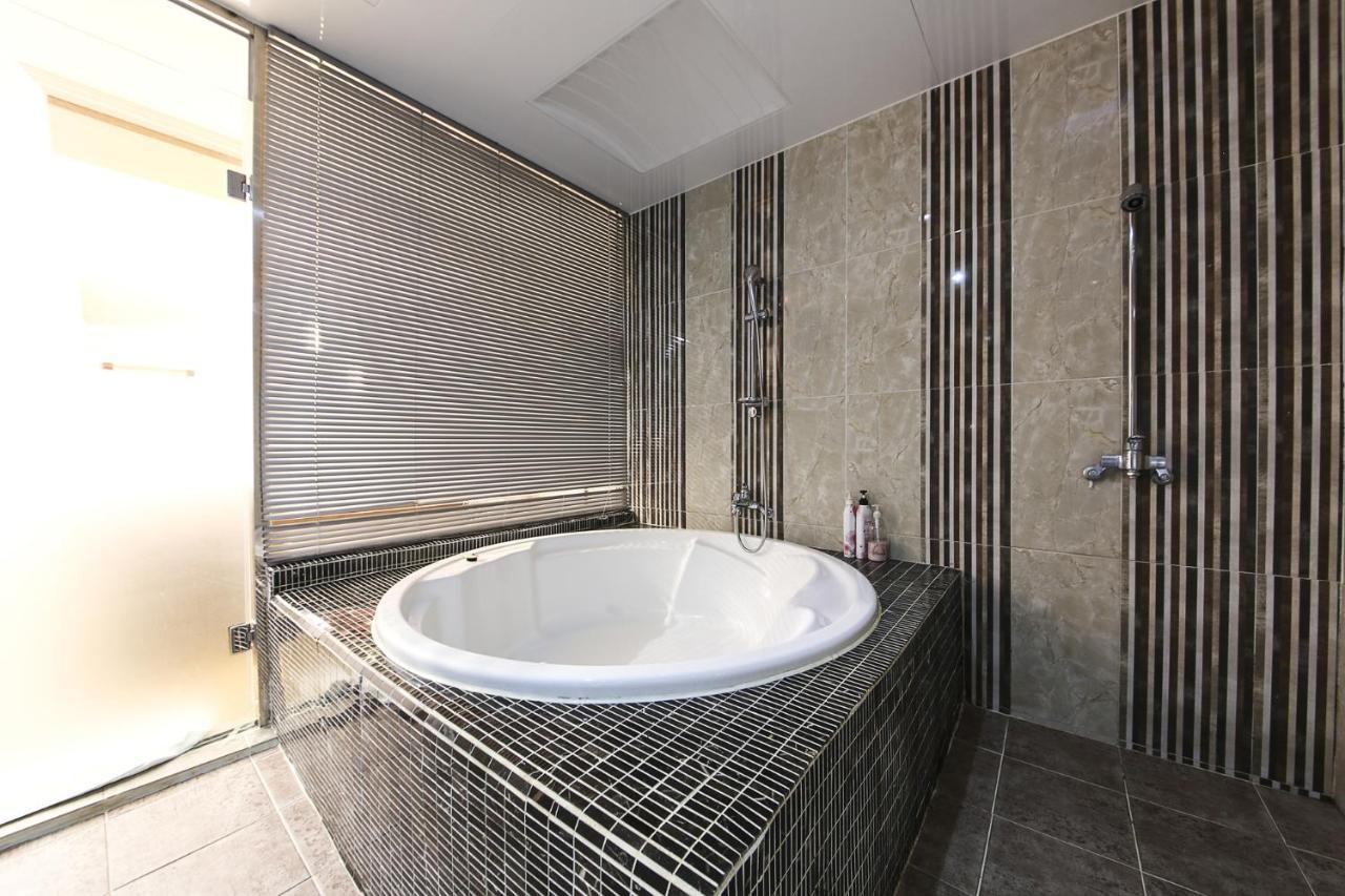 Central Hotel Changwon Exterior photo