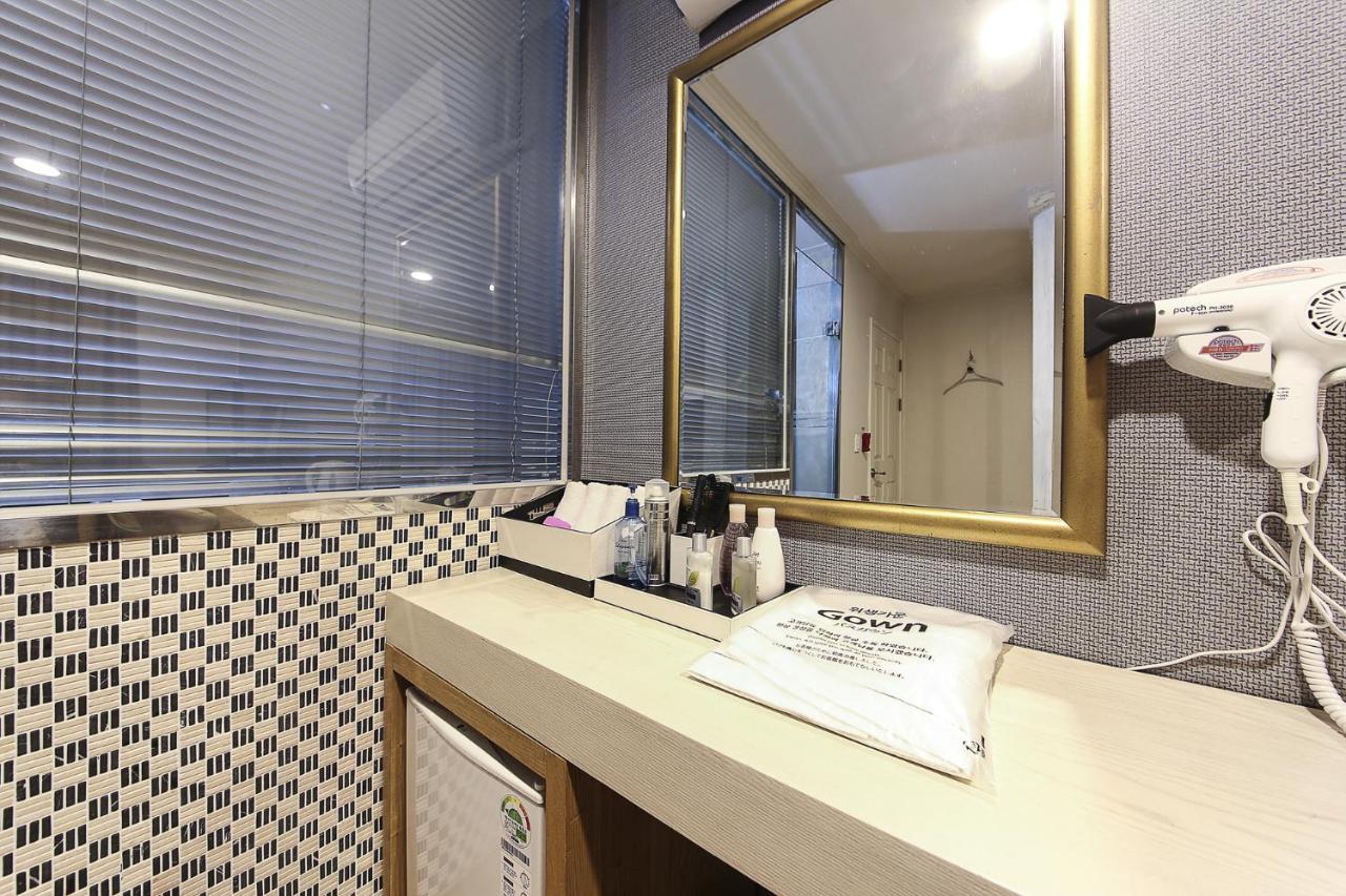 Central Hotel Changwon Exterior photo