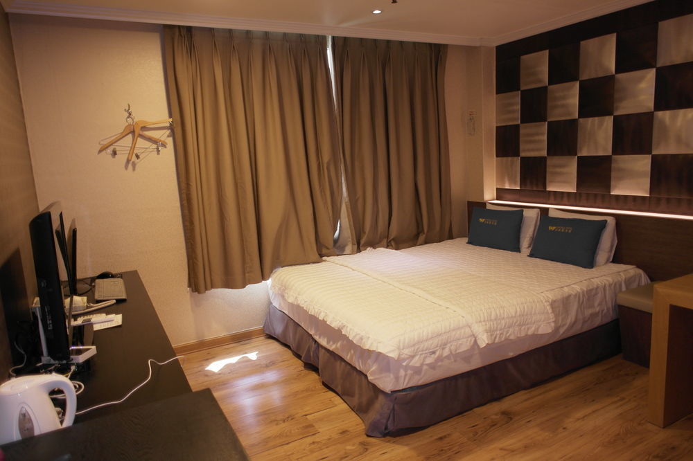 Central Hotel Changwon Exterior photo