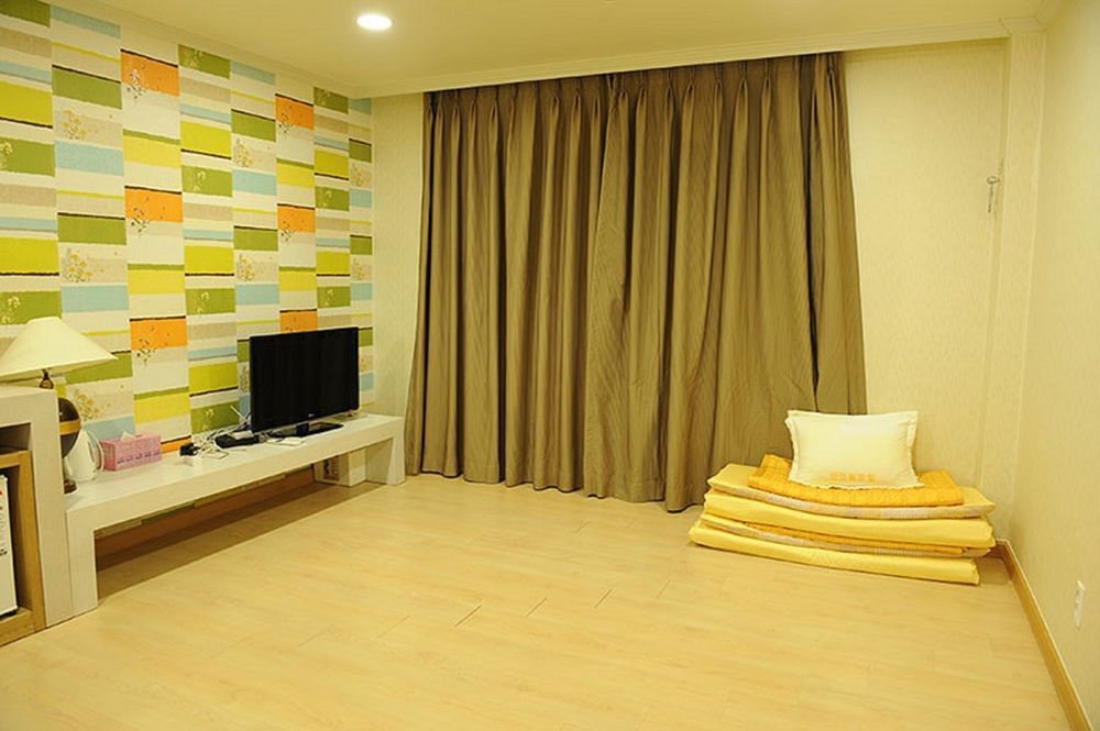 Central Hotel Changwon Exterior photo