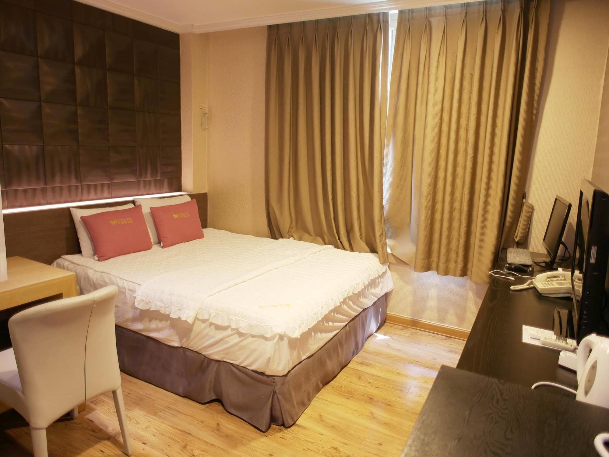 Central Hotel Changwon Exterior photo