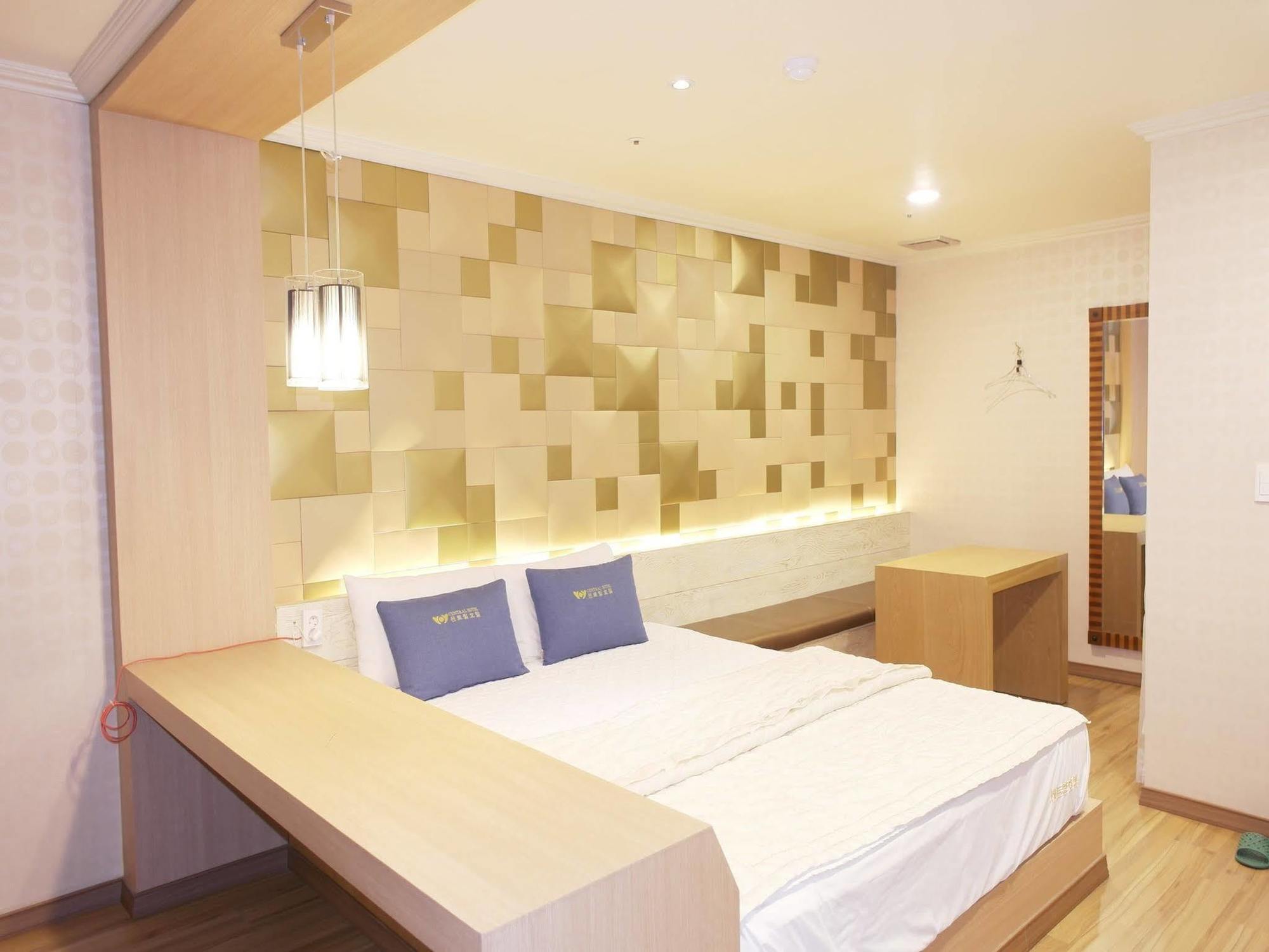 Central Hotel Changwon Exterior photo